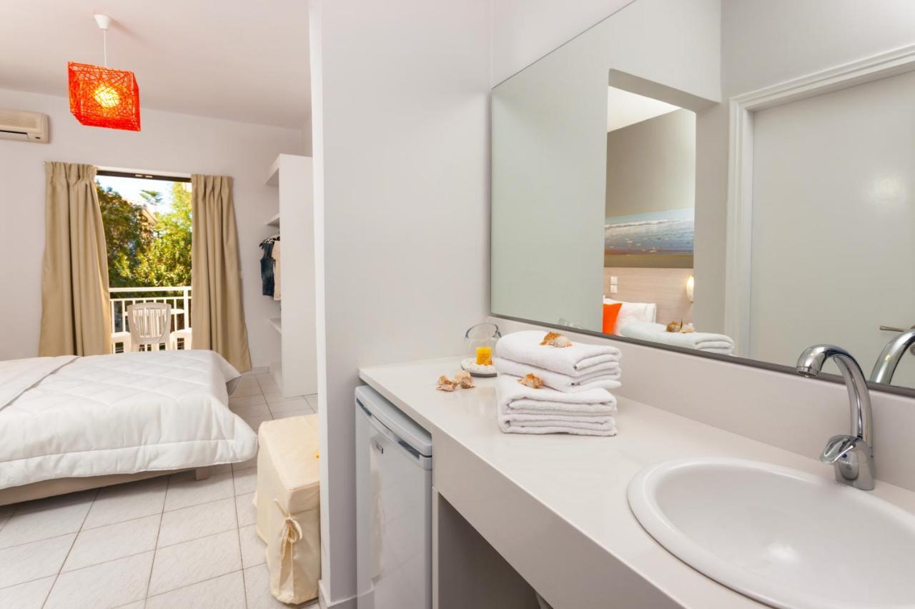Cavo D' Oro Hotel & Suites Kalamaki  Bagian luar foto